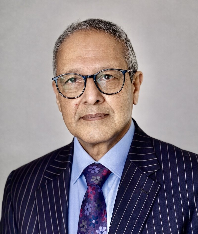 Professor Muntzer Mughal - Consultant Upper GI Surgeon